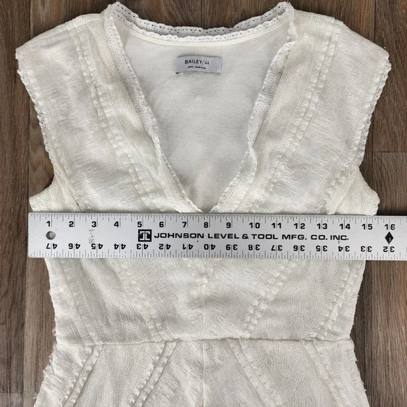 Bailey 44 Cream Chevron Lace V-Neck Sheath Dress Small Made in USA - Picture 6 of 15